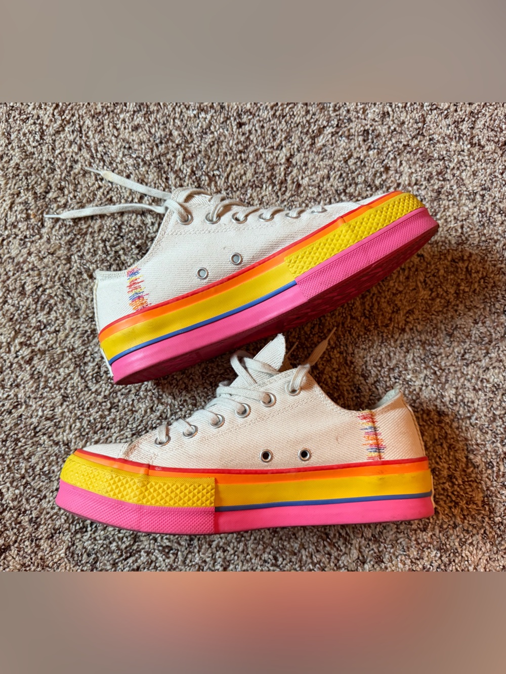 Converse - Picture 2 of 8